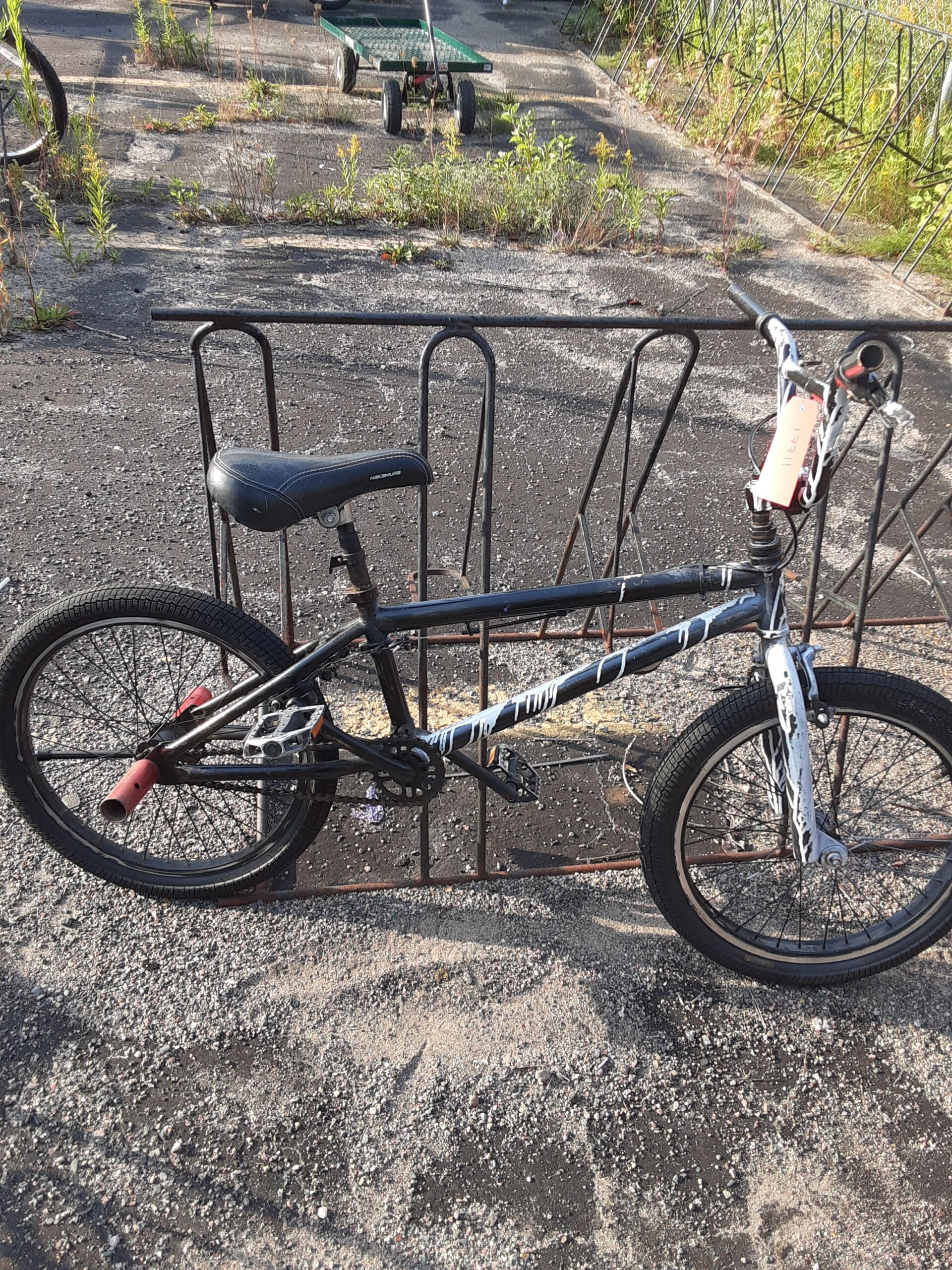 LOT 90 YOUTH BMX STYLE BIKE